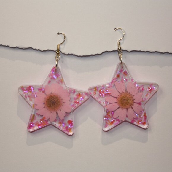 Pink Daisy Reflective Glitter Earrings Hand Crafted - Picture 1 of 3